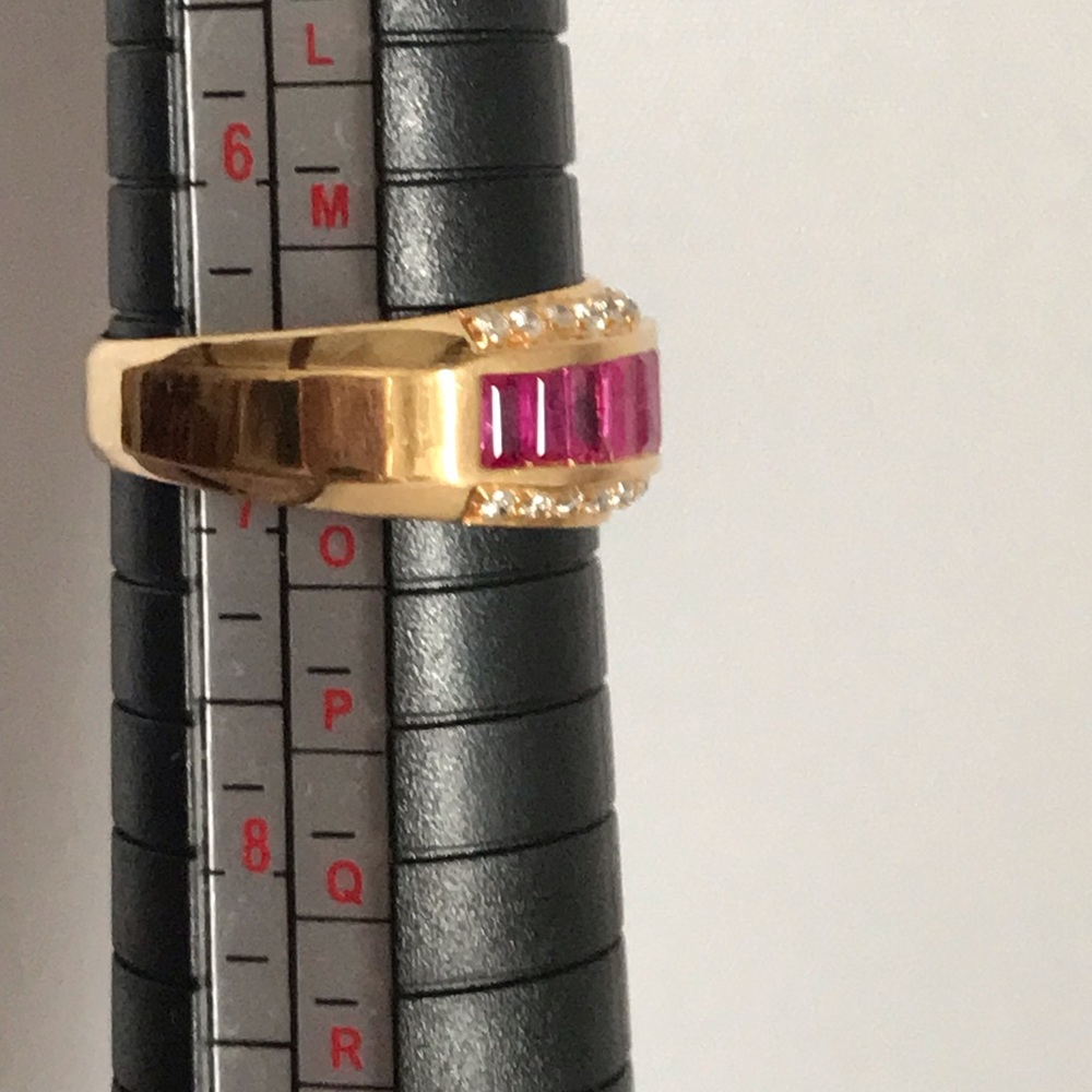 18K Ruby & Diamond Ring - Picture 7 of 16